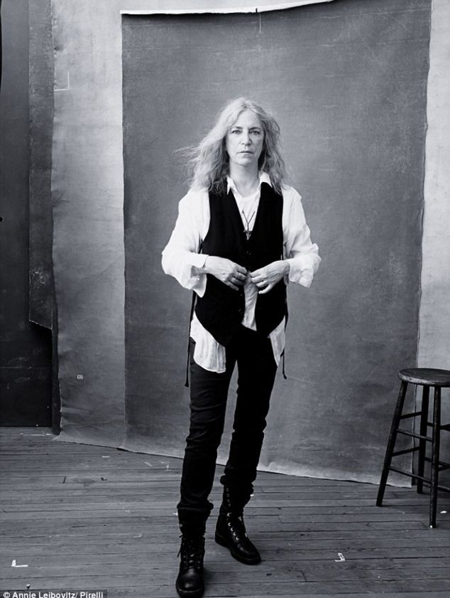Speváčka Patti Smith na zábere z kalendára...