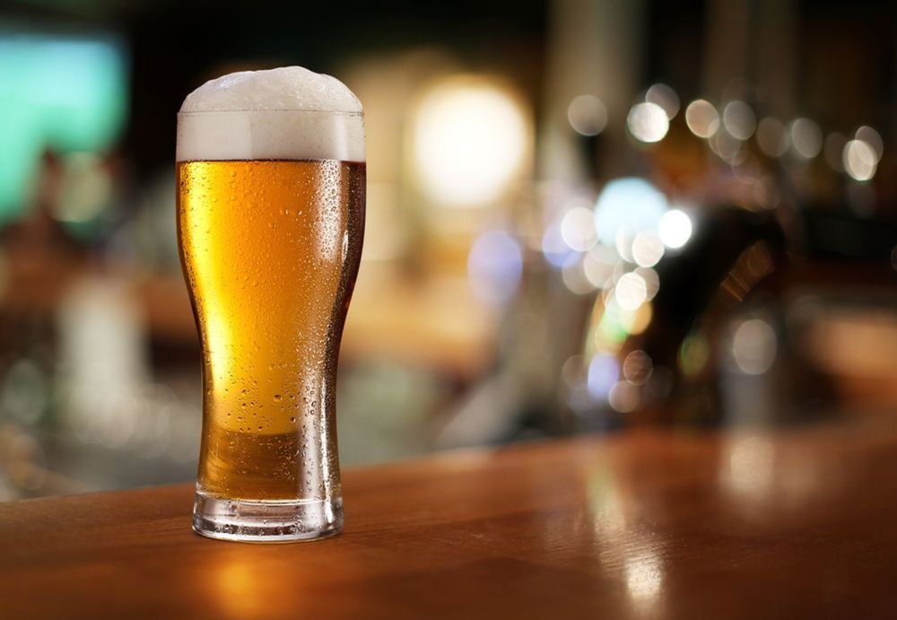 Pivo bolo, je a bude nápojom družných debát. Aj...