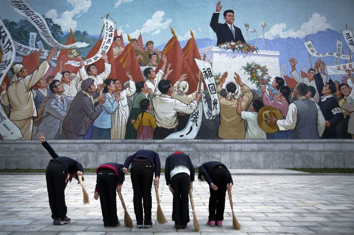 Severná Kórea, KĽDR, obraz, klaňanie sa, Pchjongjang