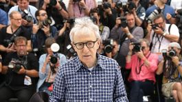 Woody Allen je smutný z aféry Weinsteina. Bojí sa honu na čarodejnice