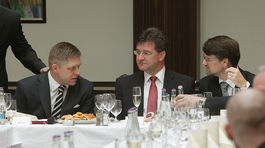 Fico pri Lajčákovi neuhne ani o centimeter