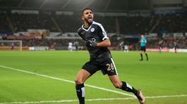 Anglickému futbalu kraľuje trpaslík. Aj vďaka hetriku Alžírčana