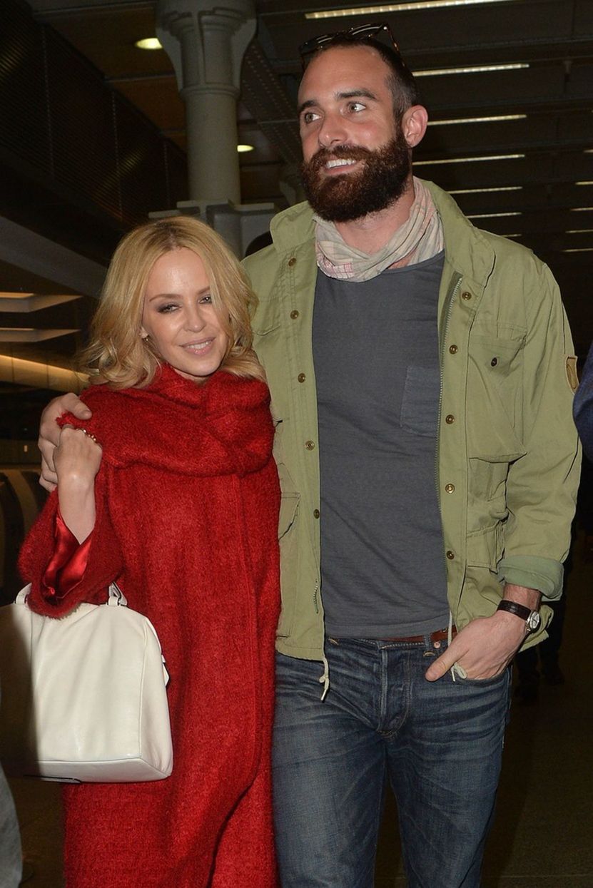 Kylie Minogue a Joshua Sasse v Paríži.