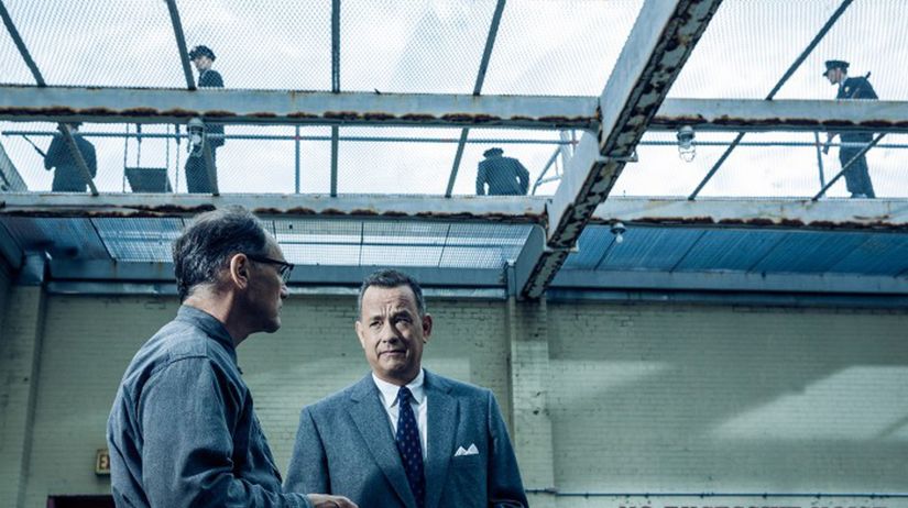 most spionov, Tom Hanks