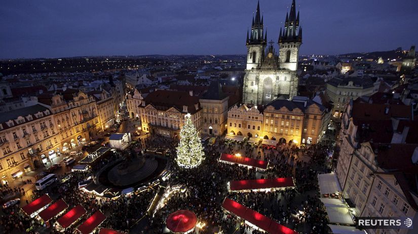 Vianočný strom uprostred pražského...