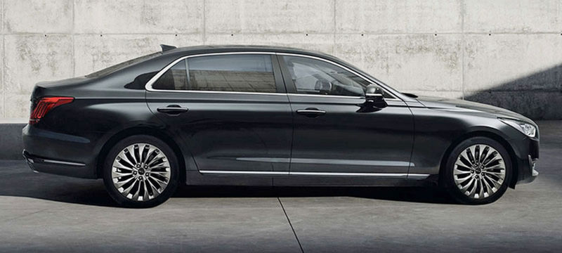 Karoséria je naozaj obrovská. Na dĺžku má 5 495...