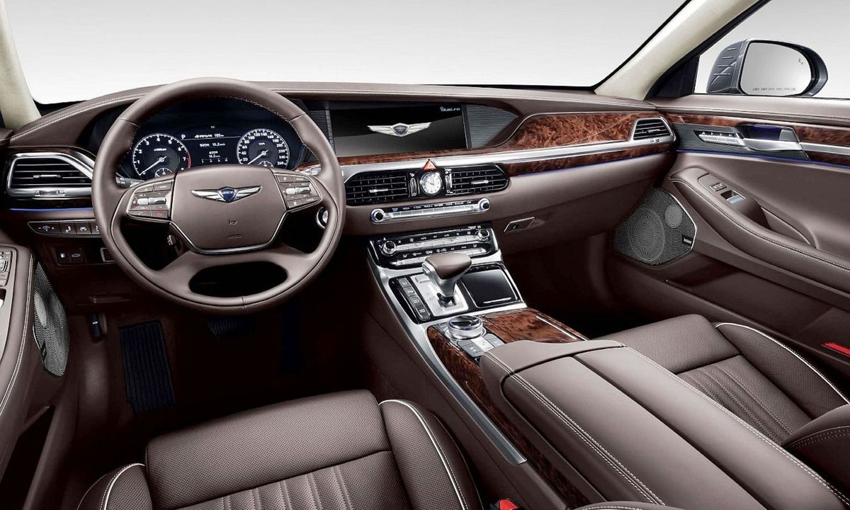 Luxusný a tichý interiér má 12-3 palcový...