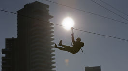 Otvorili najdlhšiu lanovú kĺzačku sveta. Má 3 kilometre a rýchlosť 150 km/h