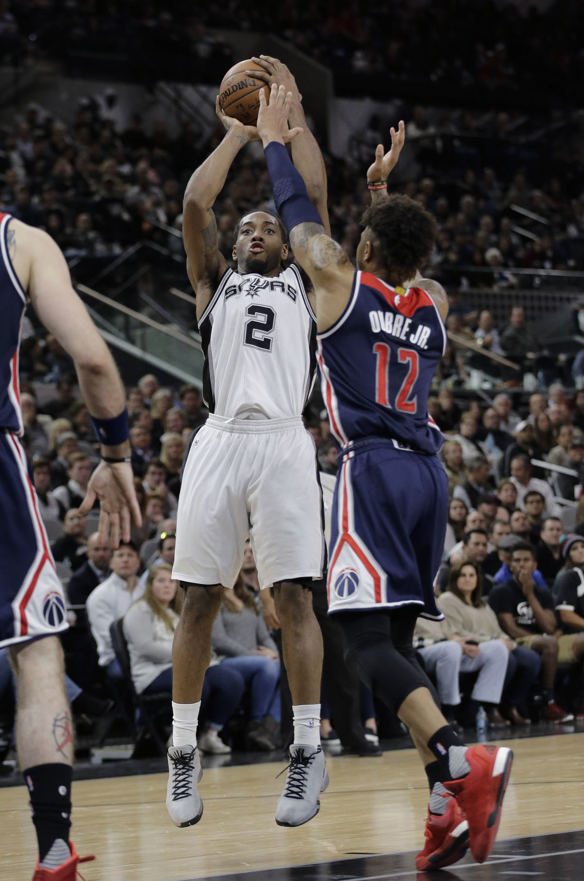 Strelecký pokus Kawhiho Leonarda zo San Antonia...