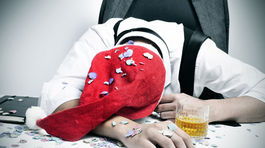 Rozčuľujú vás Vianoce? Teraz ich máte možnosť rozmlátiť