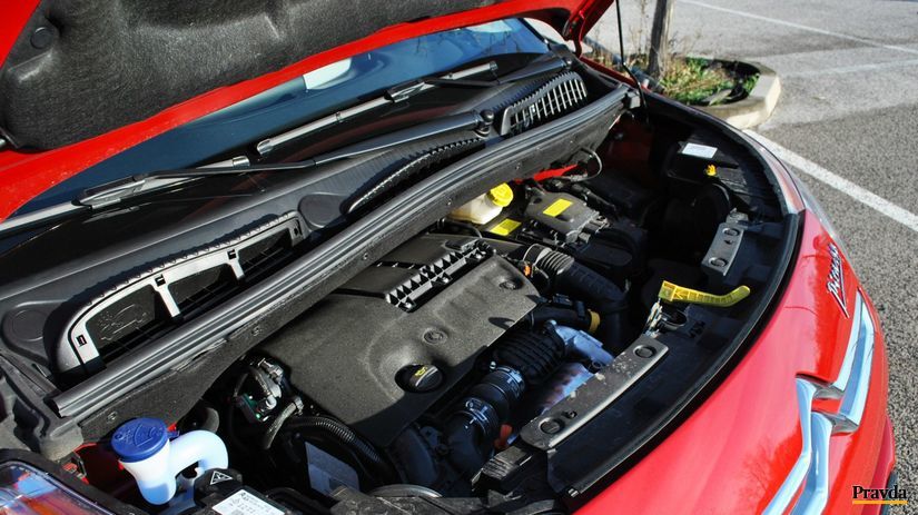 Naftový motor je úsporný a pružný. Navyše plní...