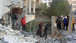 V syrskom Idlibe pri nočnom nálete zahynulo najmenej 38 ľudí