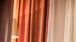 Politikom vyhovuje, keď veríme konšpiračným teóriám