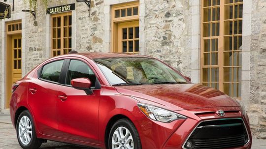 Toyota Yaris Sedan - 2016