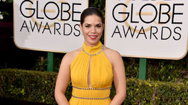 Herečka America Ferrera v šatách Jenny Packham.