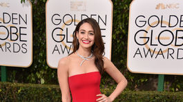 Herečka Emmy Rossum v róbe Giorgio Armani Prive.
