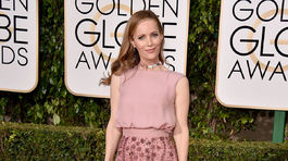 Herečka Leslie Mann v kreácii Monique Lhuillier.