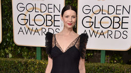 Televízna hviezda Caitriona Balfe v kreácii Alexander McQueen.