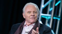 Anthony Hopkins oslávil 45 rokov bez alkoholu. Ľuďom posiela krásne želanie!