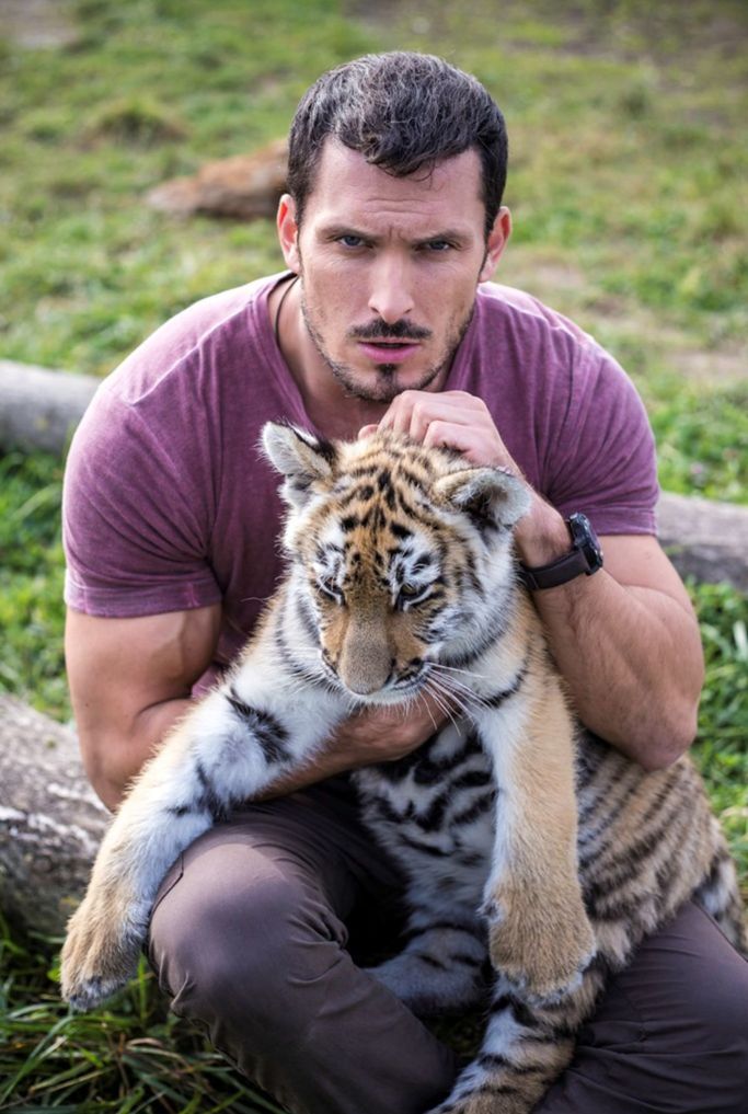 Herec Ján Koleník na zábere zo seriálu ZOO.