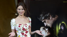 Bond girl Olga Kurylenko má koronavírus! Z karantény posiela dôležitý odkaz