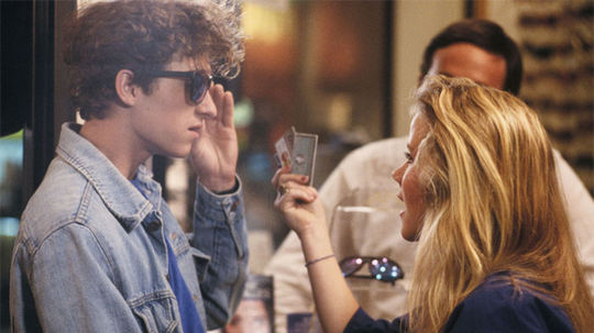 1987: Patrick Dempsey vo filme Lásku si nekúpiš.