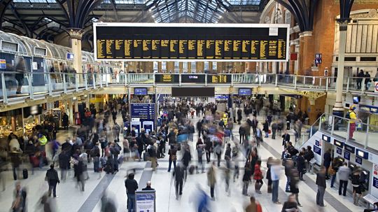 Spojené kráľovstvo opustili desaťtisíce Poliakov. Masívny odliv súvisí s brexitom