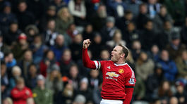 Mourinho vylúčil odchod Rooneyho