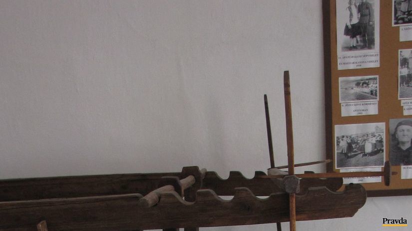 Opatovčanka v kroji je tiež v obecnom múzeu.