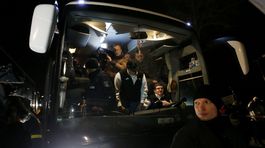 Bavorský politik poslal kancelárke autobus s utečencami