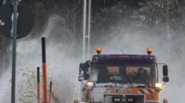 Sneh a ľad ochromili dopravu v Nemecku