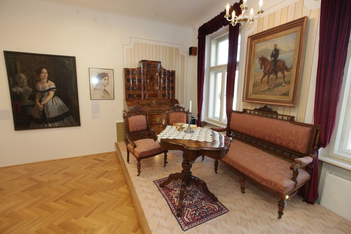 Časť pôvodného zariadenia v obnovenej expozícii...