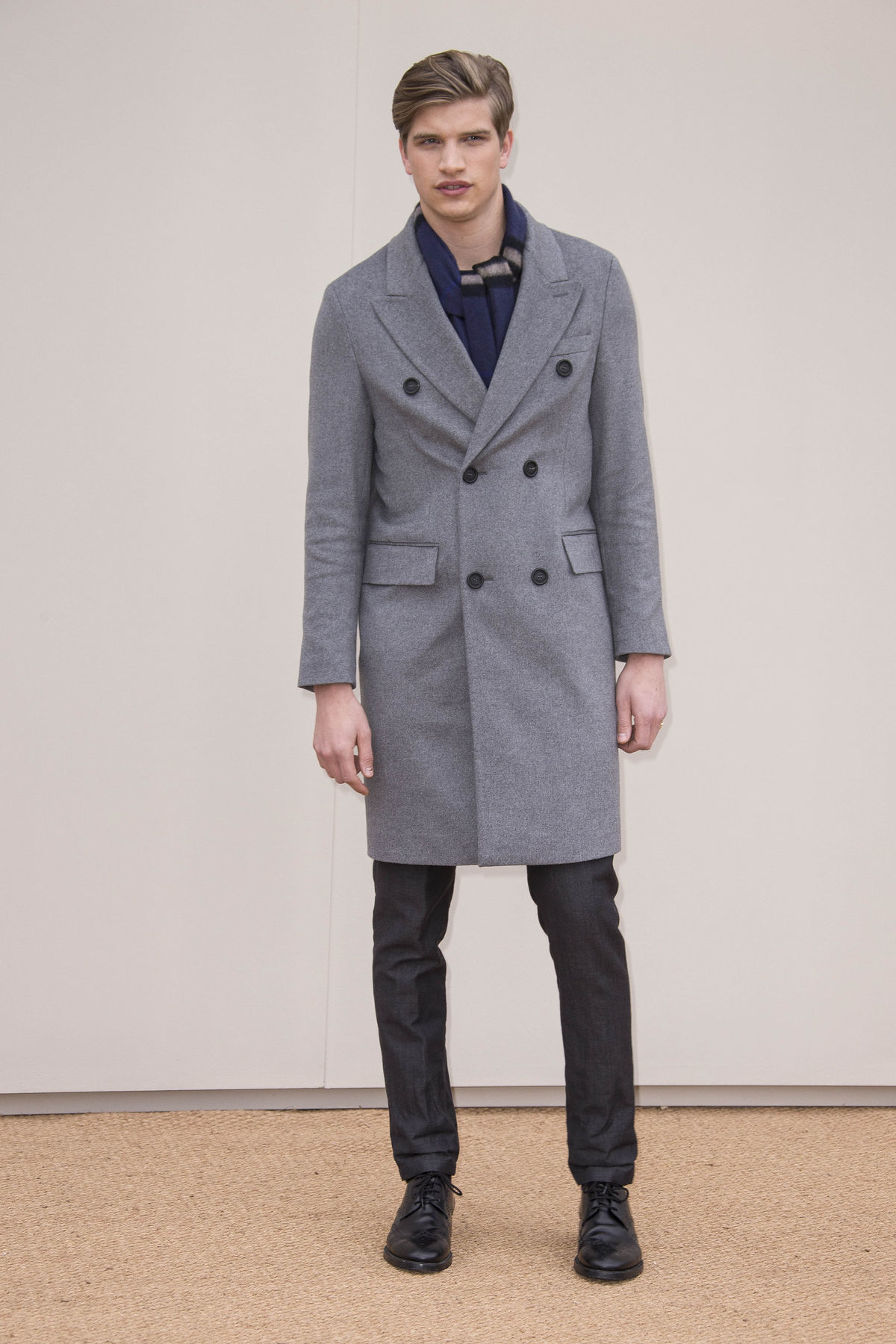 Model Toby Huntington-Whiteley pózuje pred...