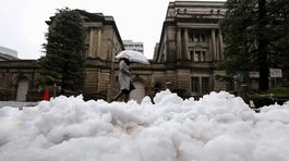 Tokio zasiahlo husté sneženie