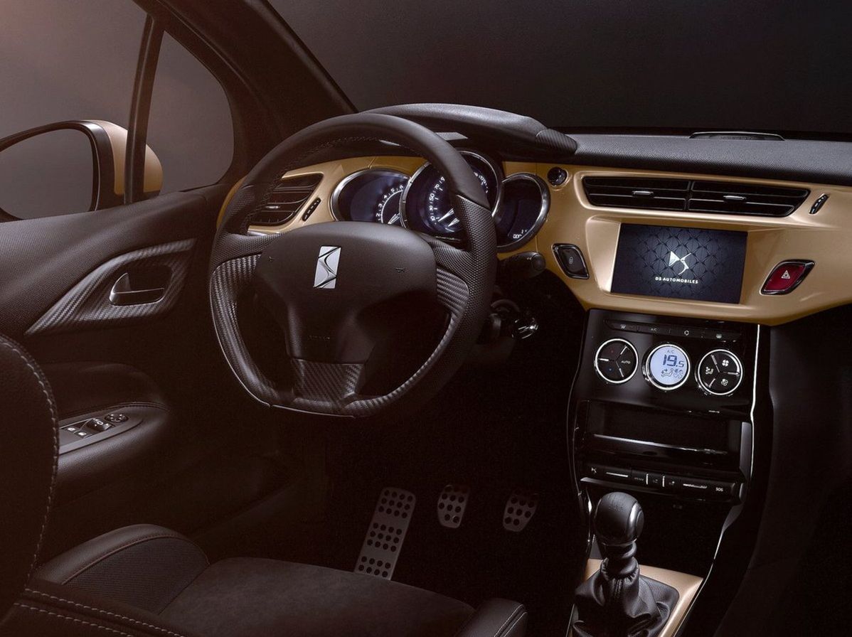 V interiéri je až o 20 tlačidiel menej....