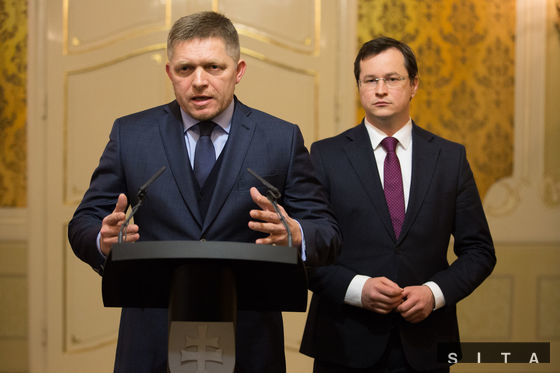 Premiér Robert Fico a minister školstva Juraj...