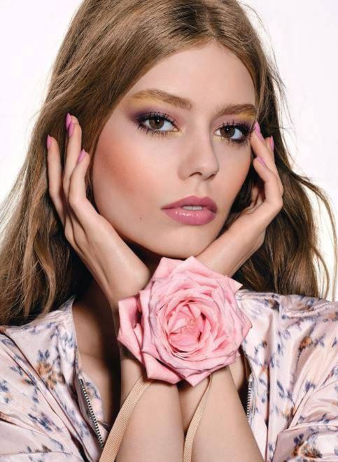 Glowing Gardens je názov kolekcie dekoratívnej...