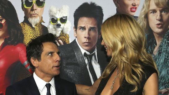 Ben Stiller (vľavo) a modelka Heidi Klum pózujú...