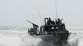 Irán vyzval americkú loď, aby opustila Ománsky záliv