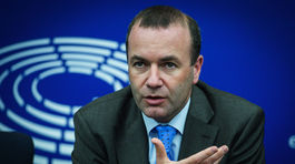 Nemecký politik: Počet utečencov musí byť drasticky nižší