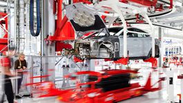 Tesla postaví v Číne fabriku. Aj tak bude platiť clo