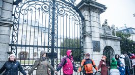 Ľudia vytvorili živú reťaz, podporili tak štrajk učiteľov