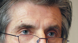Peter Weiss.
