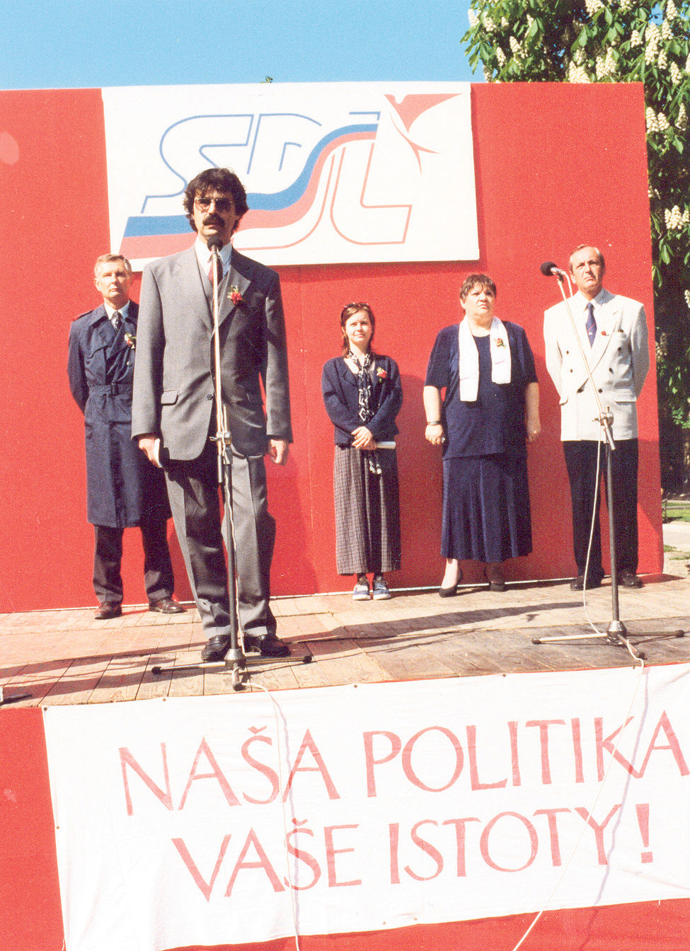 Prvomájový míting SDĽ v roku 1999 na...