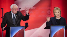Clintonová a Sanders predviedli v debate tvrdý súboj 