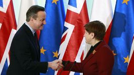 Cameron rokoval so Szydlovou o dávkach pre Poliakov v Británii