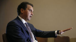 Jaceňukova vláda po demisii ministra bojuje o prežitie