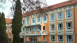 Ako prichádzali učitelia o autoritu