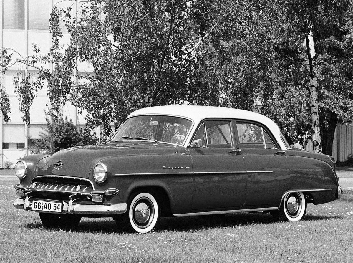 Dizajn si GAZ-21 v mnohom požičal od Opelu...