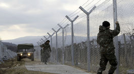 Podľa gréckych médií Atény vstupujú do boja proti V4 v otázke migrácie